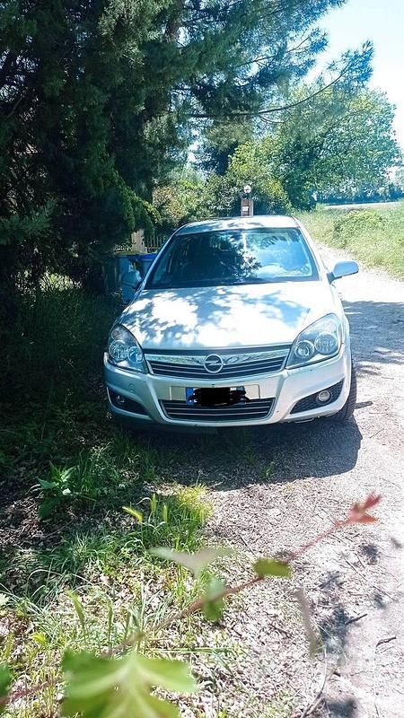 Usata Opel Astra 90 CV (66 kW) 2010 Station wagon