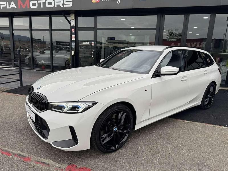 Bianco Usata 2024 BMW 330e M Sport Station wagon | 43.890 € (Buon prezzo) - Immagine 1/4