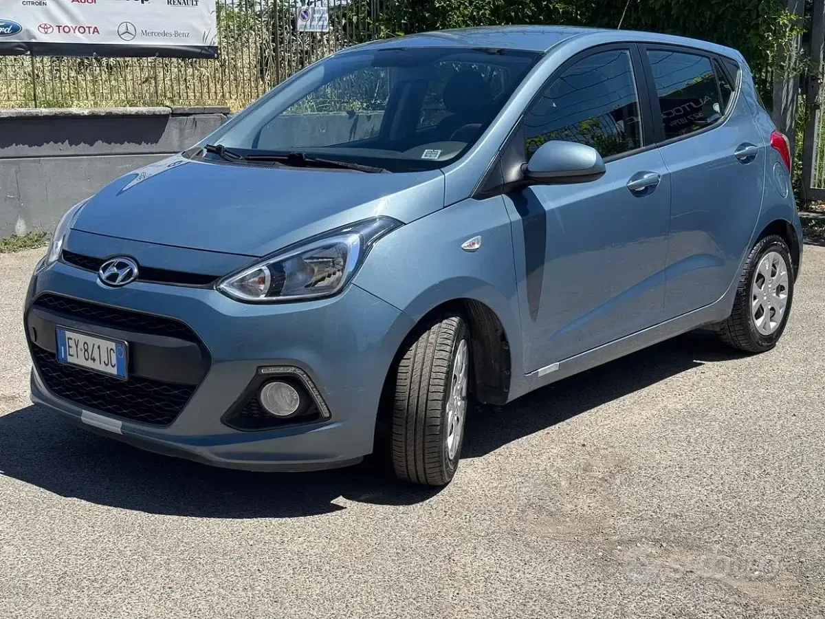 Usata Hyundai i10 Edition 67 CV (49 kW) 2015 Bluazzurro Utilitaria