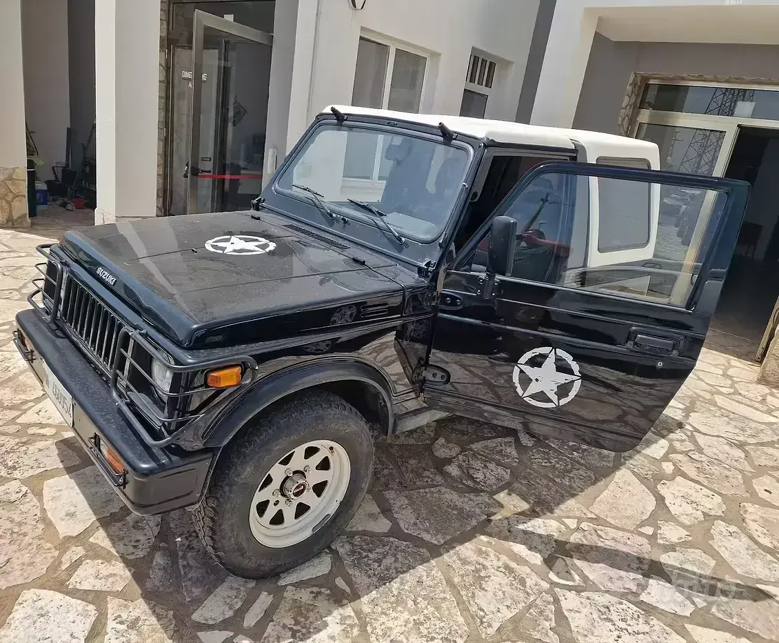 Usata Suzuki Samurai 45 CV (33 kW) 1988 Nero SUV
