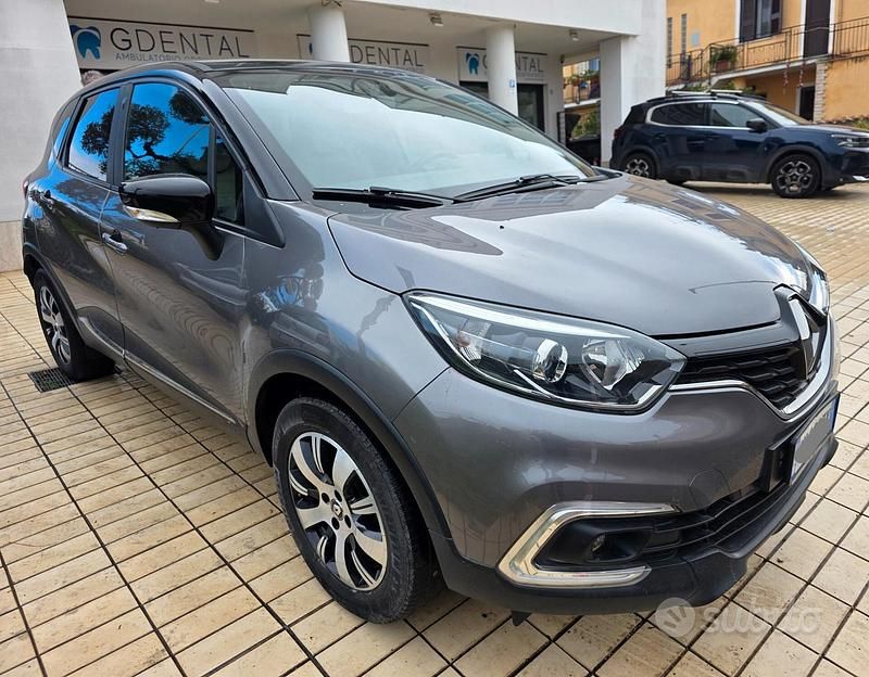 Grigio Usata 2018 Renault Captur SUV | 9800 € (Ottimo prezzo) - Immagine 1/4