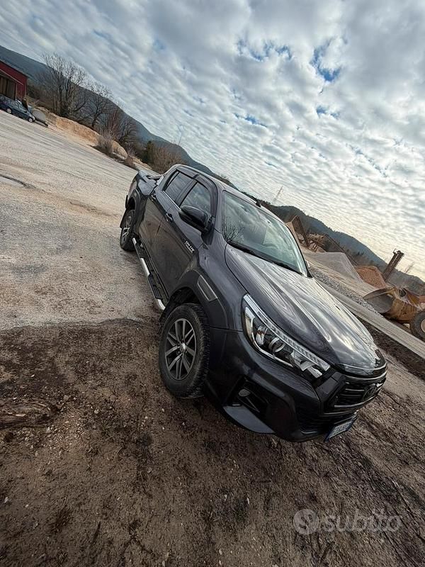 Usata Toyota HiLux 150 CV (110 kW) 2019 Pick-up