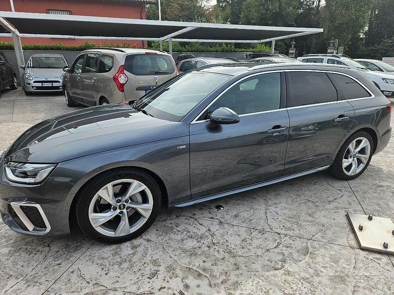 Usado Audi A4 S-Line 204 CV (150 kW) 2022 Gris Familiar