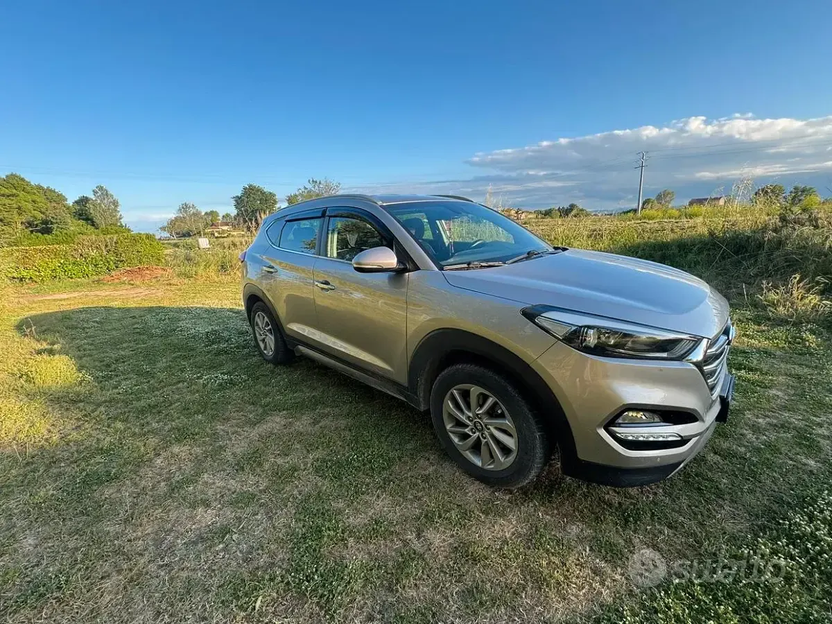 Usata Hyundai Tucson 116 CV (85 kW) 2016 Grigio SUV