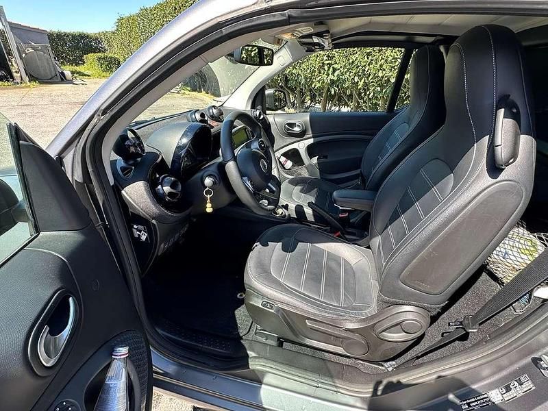 Usata Smart ForTwo Electric Drive Prime 41 kW (56 CV) 2023 Grigio Cabrio