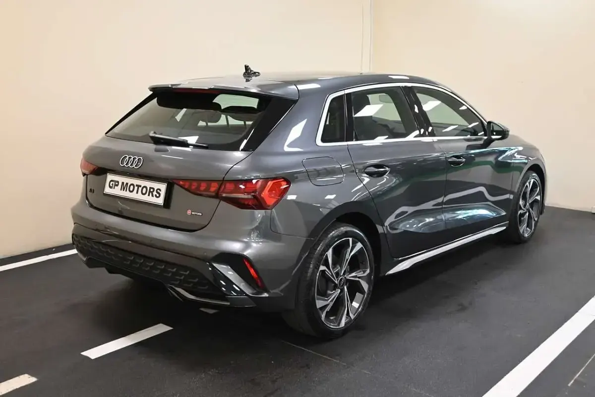 Usata Audi A3 Sportback e-tron S-Line 204 CV (150 kW) 2025 Grigio Utilitaria