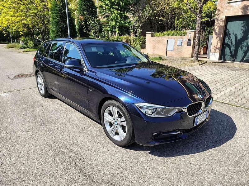 Usata BMW 316 Sport Line 116 CV (85 kW) 2013 Blu Station wagon