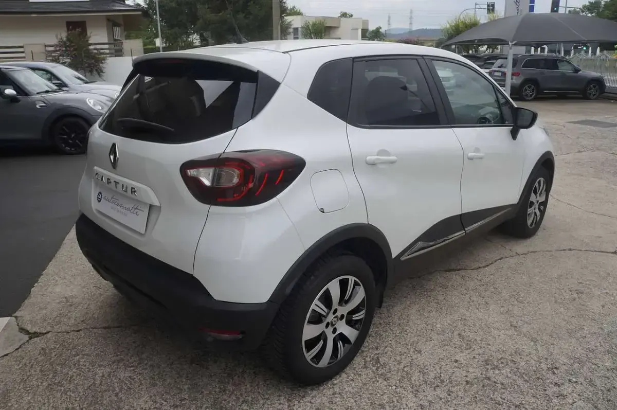 Usata Renault Captur 90 CV (66 kW) 2019 Bianco SUV