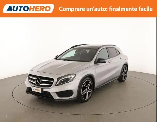 Usata Mercedes GLA200 Premium 136 CV (100 kW) 2016 Argento SUV