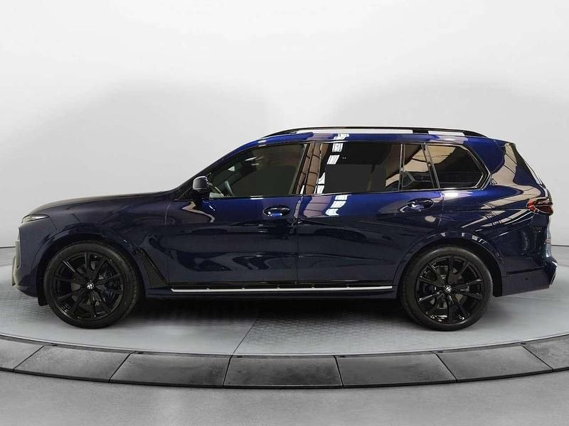 Nuova BMW X7 M Sport 381 CV (280 kW) 2025 Tanzanite blue SUV