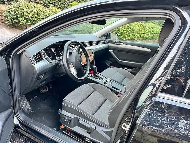Usata VW Passat 150 CV (110 kW) 2022 Nero Station wagon