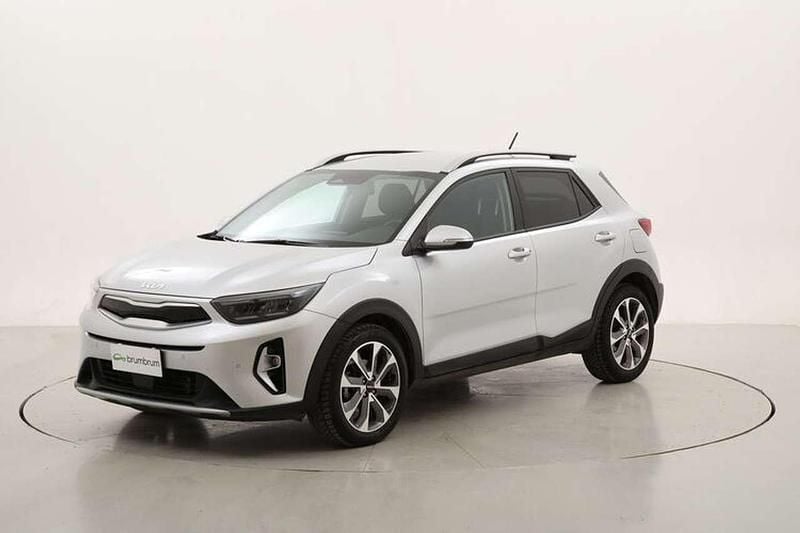 Usata Kia Stonic Style 120 CV (88 kW) 2023 Argento SUV
