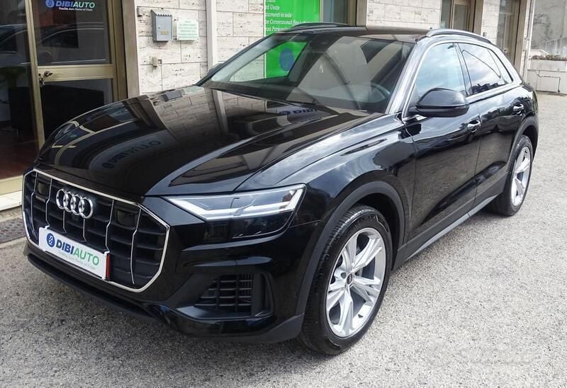 Nero Usata 2023 Audi Q8 Comfort SUV | 69.900 € (Buon prezzo) - Immagine 1/4