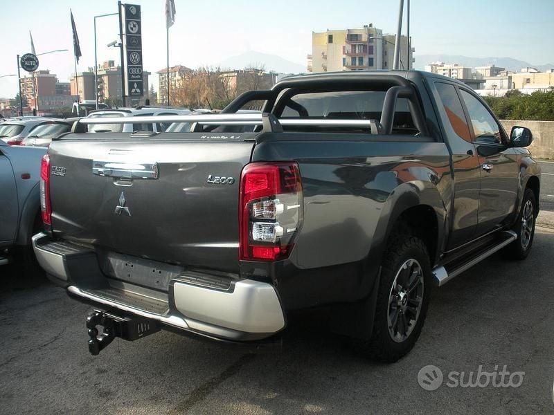Usata Mitsubishi L200 Intense 151 CV (111 kW) 2022 Grigio Pick-up