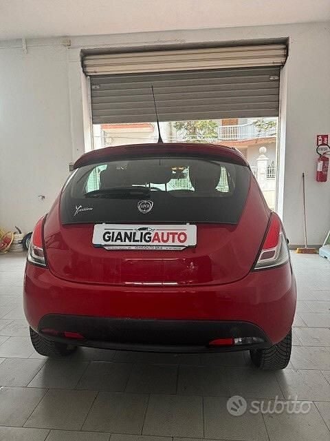 Usata Lancia Ypsilon Gold 69 CV (50 kW) 2013 Rosso Utilitaria