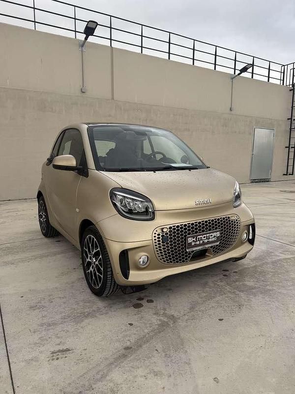 Usata Smart ForTwo Coupé 55 kW (75 CV) 2023 Oro Utilitaria