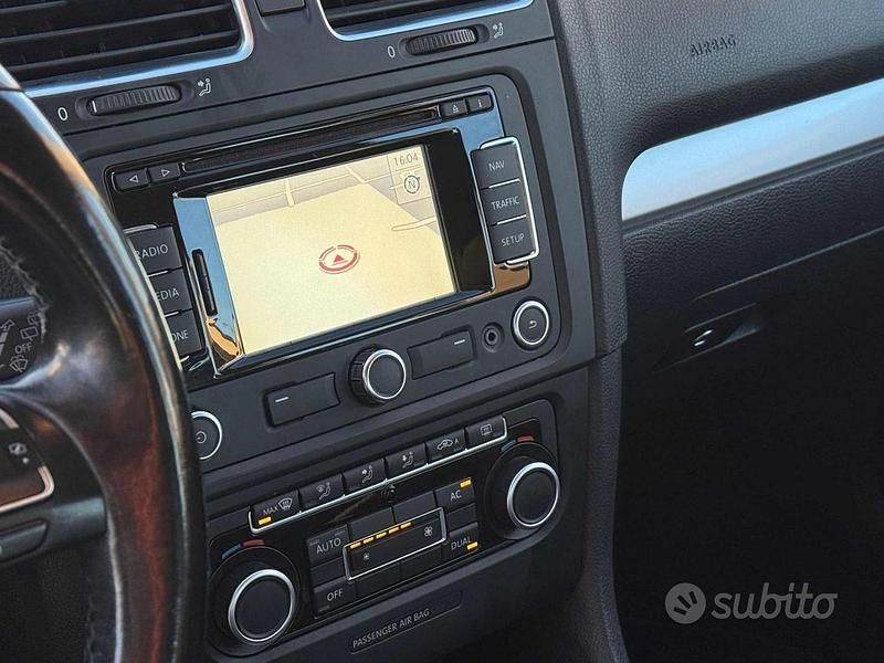 Usata VW Golf VI 105 CV (77 kW) 2011 Bianco Utilitaria