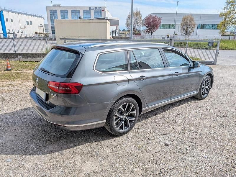 Usata VW Passat Highline 190 CV (139 kW) 2015 Grigio Station wagon
