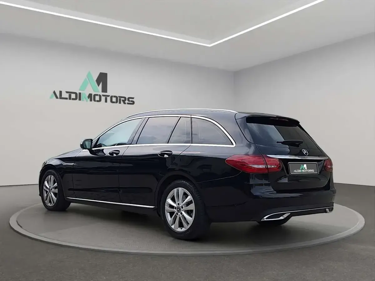Usata Mercedes C180 Executive 122 CV (89 kW) 2019 Other Station wagon
