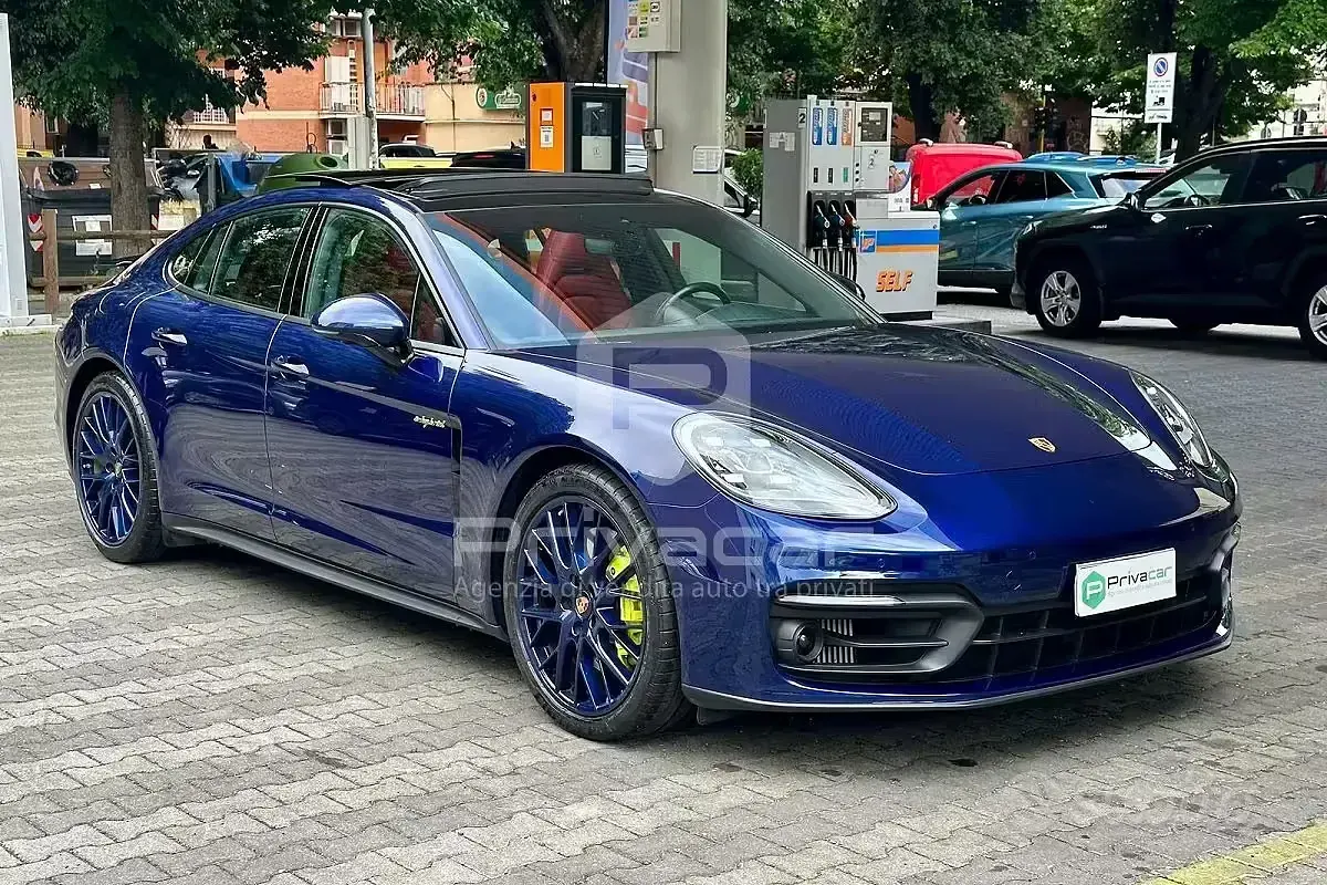 Usata Porsche Panamera 330 CV (242 kW) 2021 Blu Utilitaria