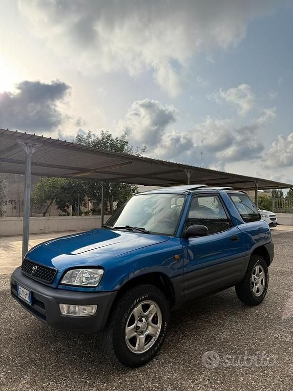Usata Toyota RAV4 129 CV (94 kW) 1995 Blu SUV