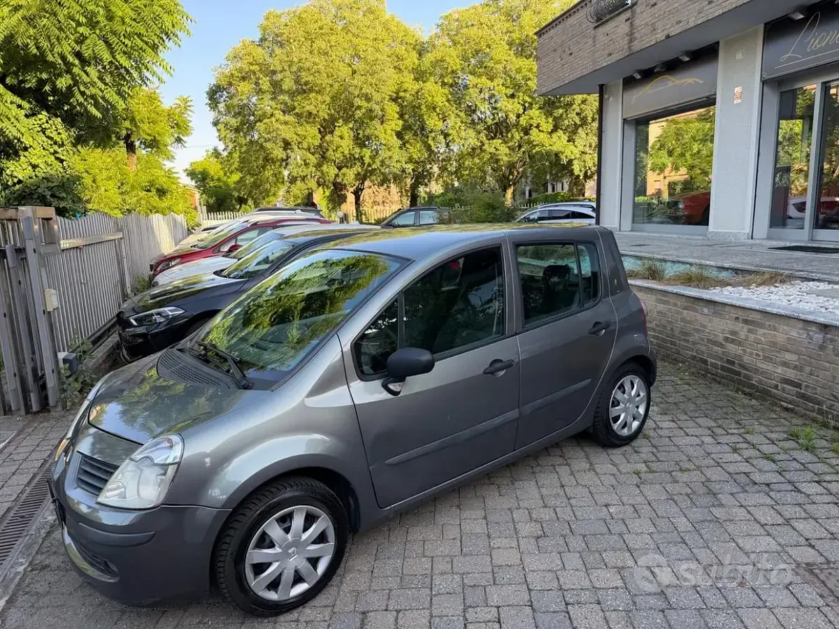 Usata Renault Modus 75 CV (55 kW) 2007 Grigio Monovolume