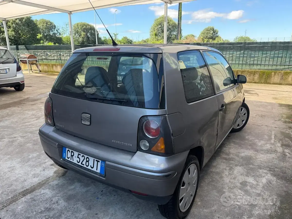 Usata Seat Arosa 50 CV (36 kW) 2004 Grigio Utilitaria