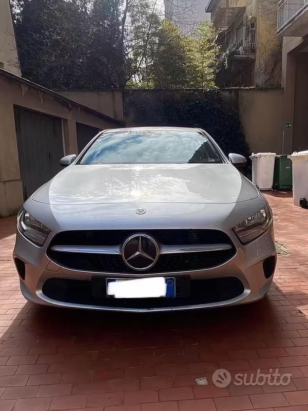 Usata Mercedes A180 116 CV (85 kW) 2018 Grigio Berlina