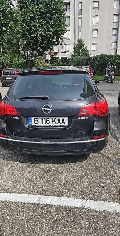 Usata Opel Astra 125 CV (91 kW) 2012 Nero Station wagon