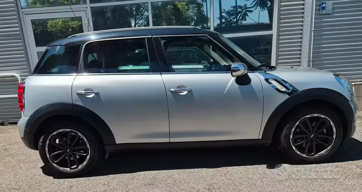 Usata Mini Countryman 111 CV (81 kW) 2016 Grigio SUV