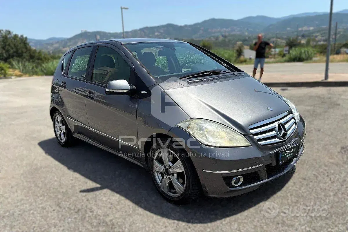 Usata Mercedes A180 Avantgarde 109 CV (80 kW) 2009 Grigio Utilitaria