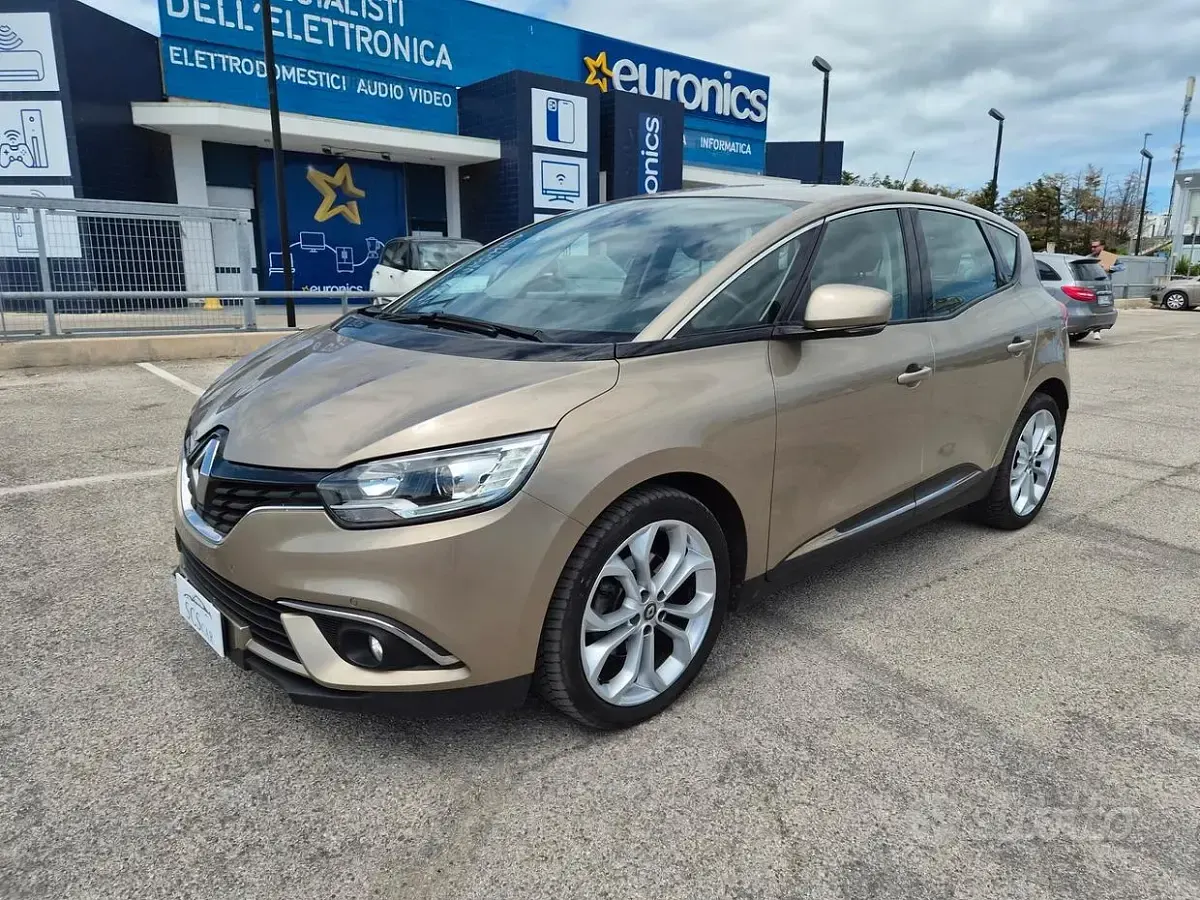 Usata Renault Scénic 150 CV (110 kW) 2019 Giallo Monovolume