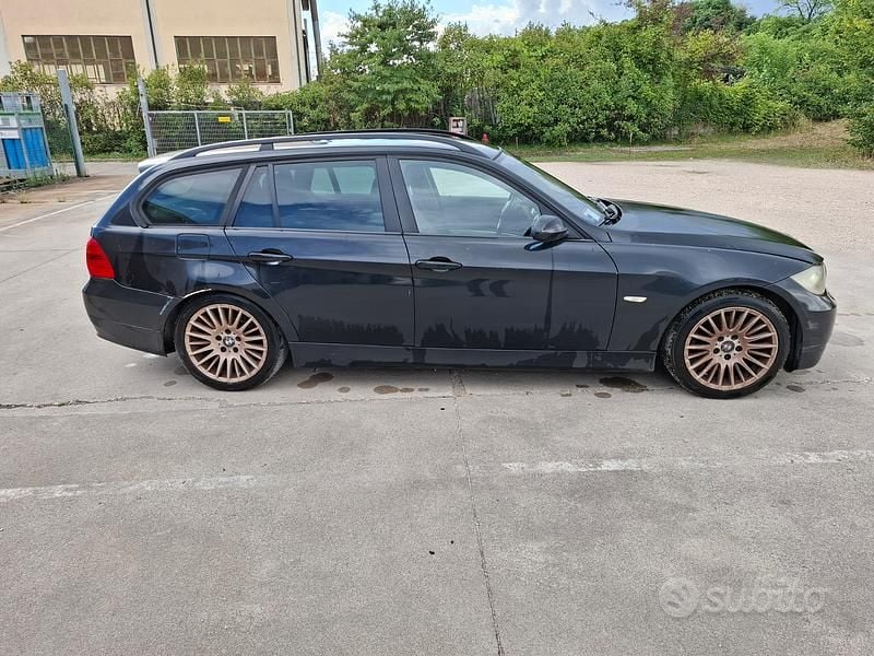 Usata BMW 320 150 CV (110 kW) 2007 Nero Station wagon
