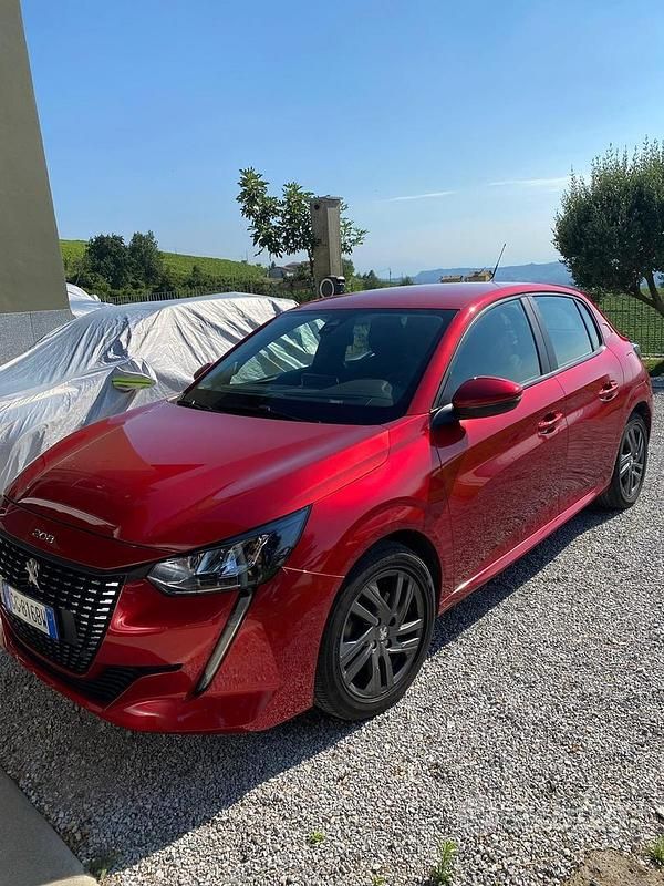 Usata Peugeot 208 95 CV (69 kW) 2021 Rosso Utilitaria