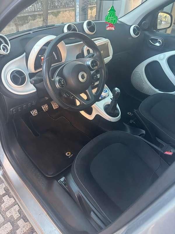 Usata Smart ForFour Prime 71 CV (52 kW) 2015 Grigio Utilitaria