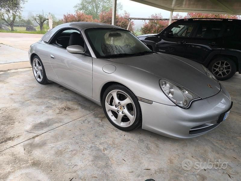 Usata Porsche 911 Carrera 4 320 CV (235 kW) 2003 Grigio Cabrio