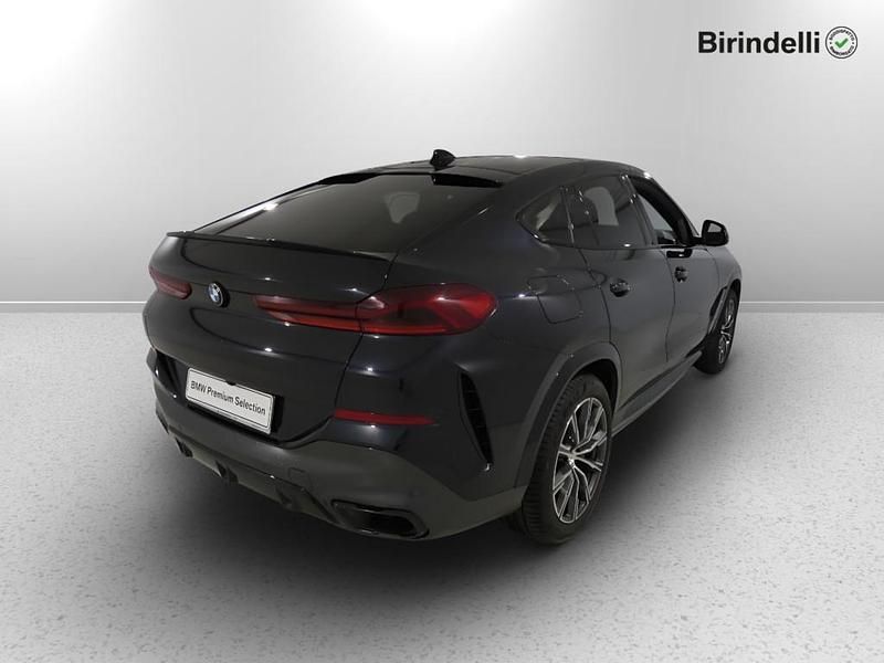 Usata BMW X6 M Sport 340 CV (250 kW) 2022 Carbonschwarz metallizzato SUV