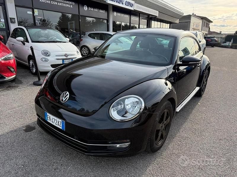 Usata VW Beetle Design 105 CV (77 kW) 2012 Nero Utilitaria