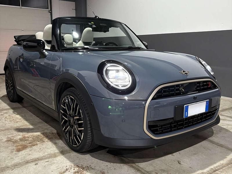 Copper grey Usata 2025 Mini Cooper S Cabriolet Favoured Cabrio | 37.500 € (Cara) - Immagine 1/4