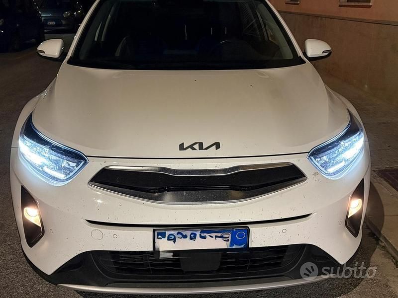 Usata Kia Stonic 120 CV (88 kW) 2024 Bianco SUV