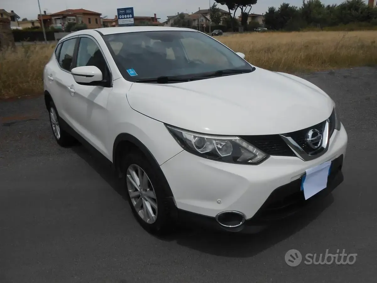 Usata Nissan Qashqai Acenta 110 CV (80 kW) 2015 Bianco SUV