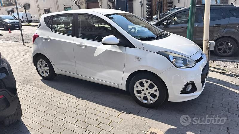 Usata Hyundai i10 67 CV (49 kW) 2014 Bianco Utilitaria
