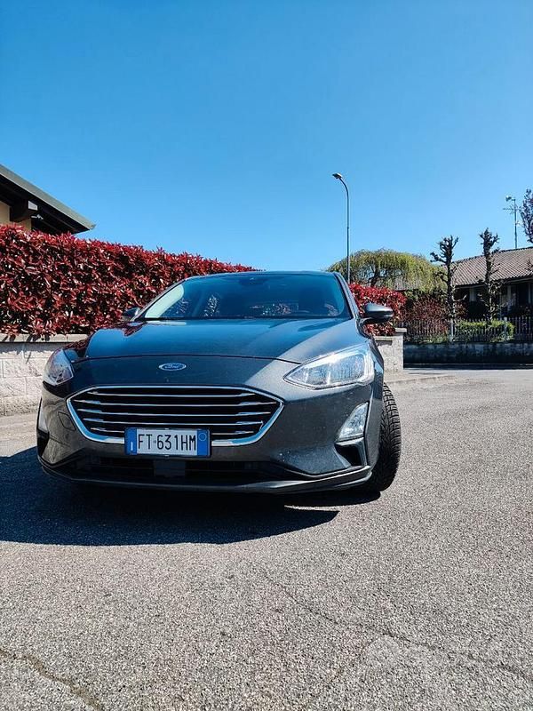 Usata Ford Focus 95 CV (69 kW) 2019 Grigio Berlina