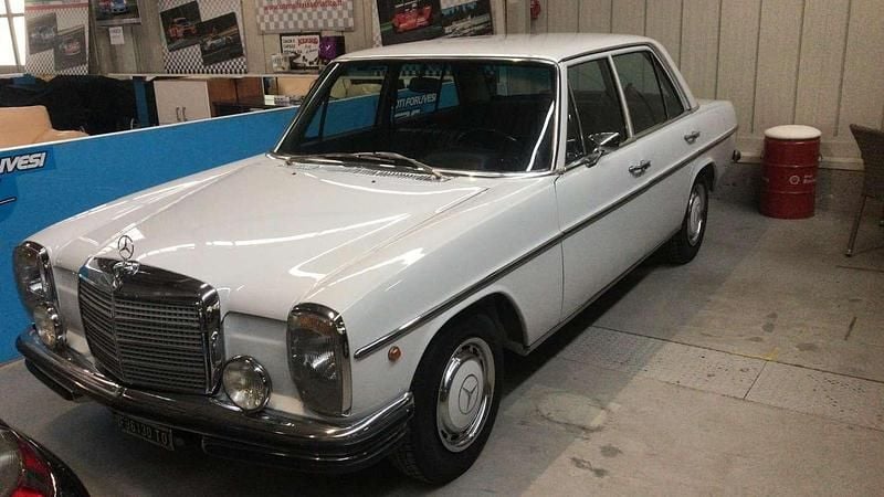 Usata Mercedes 250 147 CV (108 kW) 1972 Bianco Berlina