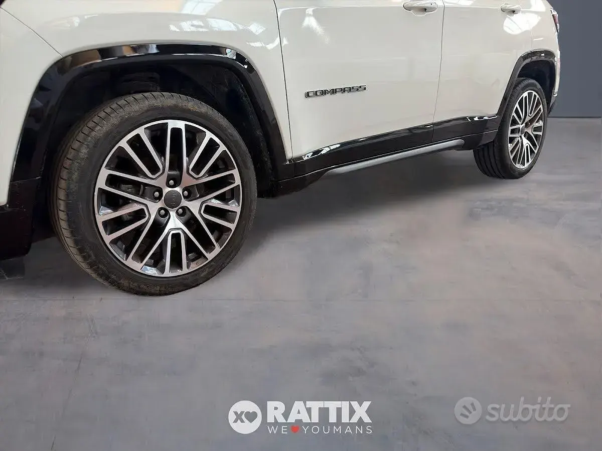 Usata Jeep Compass Summit 131 CV (96 kW) 2025 Alphine white & tetto nero SUV