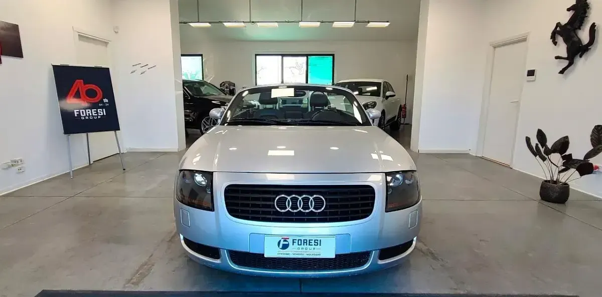 Usata Audi TT Roadster Comfort 225 CV (165 kW) 2000 Argento Cabrio