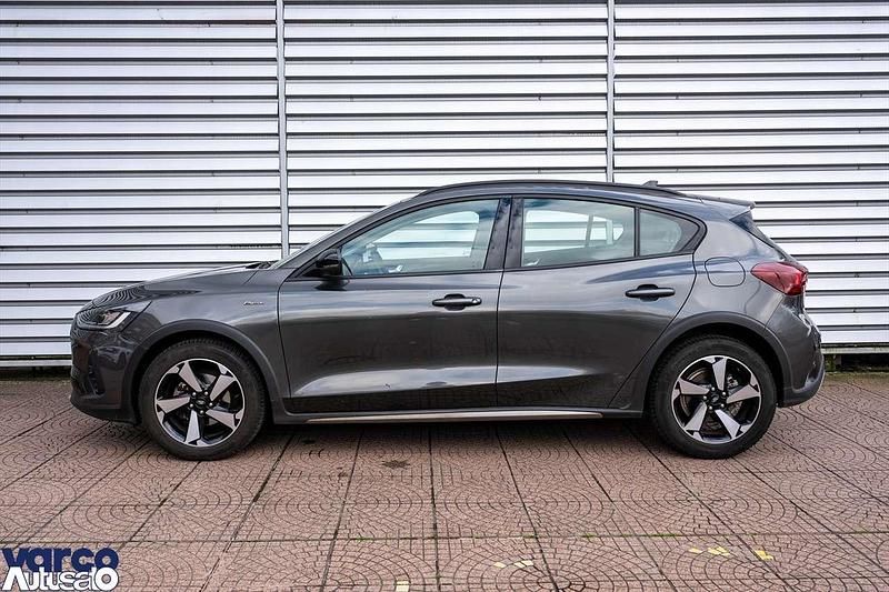 Usata Ford Focus Active 125 CV (91 kW) 2022 Grigio magnetic Monovolume
