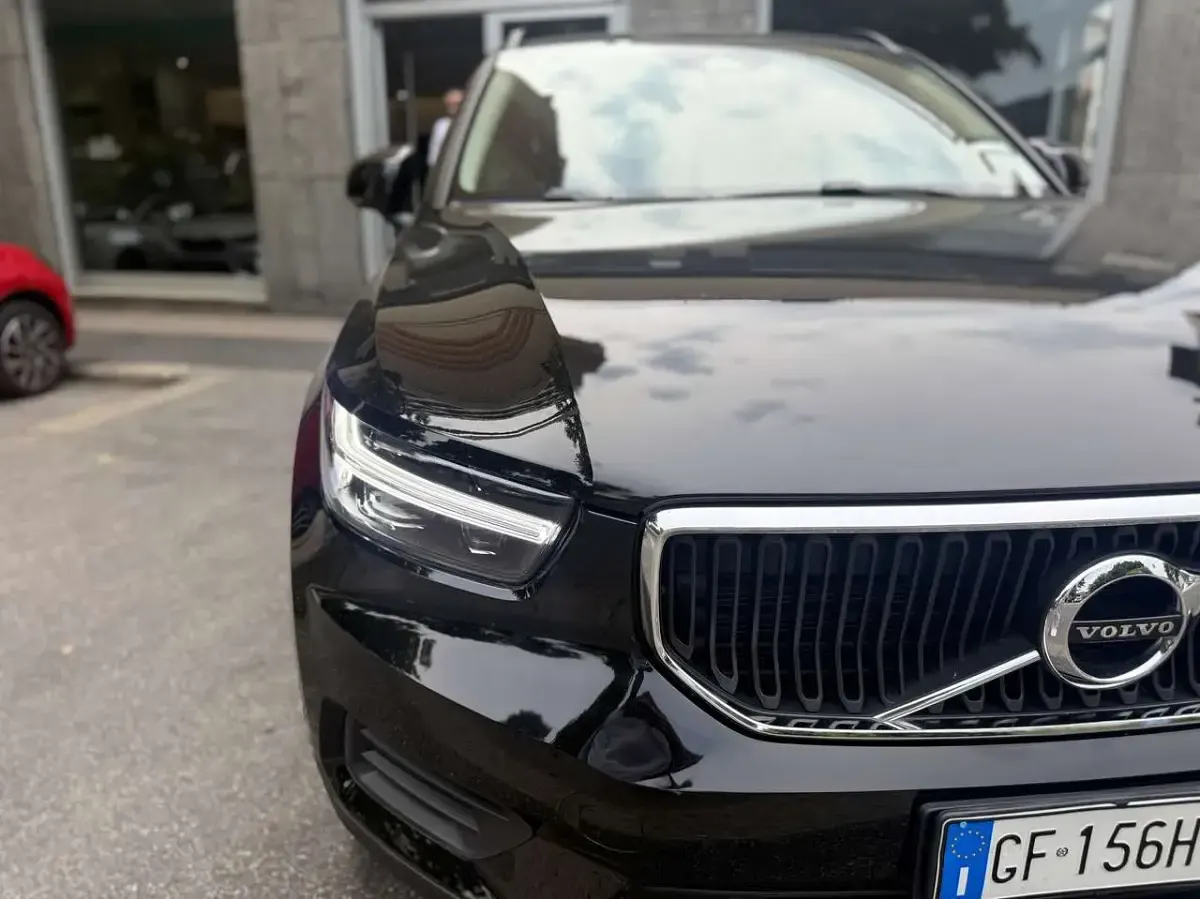 Usata Volvo XC40 Momentum 129 CV (94 kW) 2021 Nero SUV