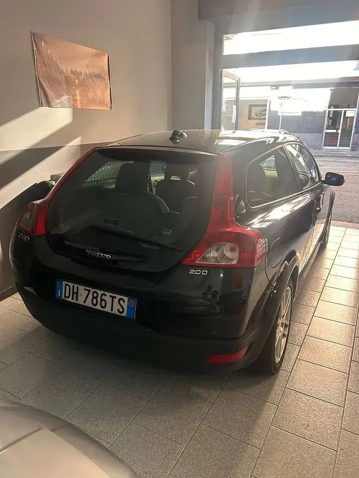 Usata Volvo C30 Momentum 136 CV (100 kW) 2007 Nero Utilitaria