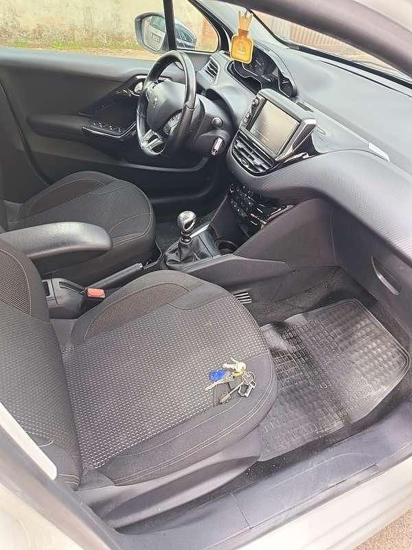 Usata Peugeot 208 Allure 102 CV (75 kW) 2019 Bianco Utilitaria